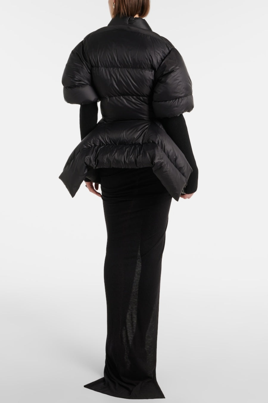 Adela – Krátká černá prošívaná bunda s páskem