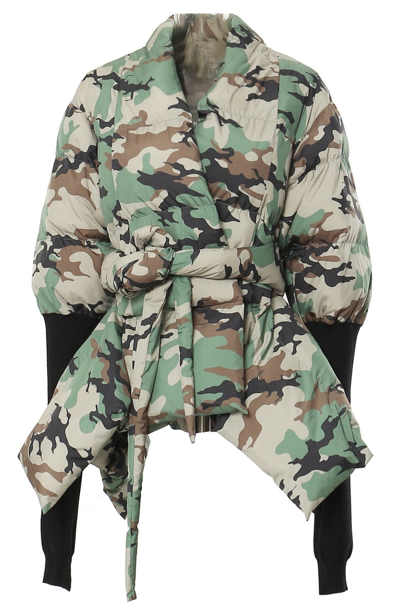 Adela – Krátká černá prošívaná bunda s páskem